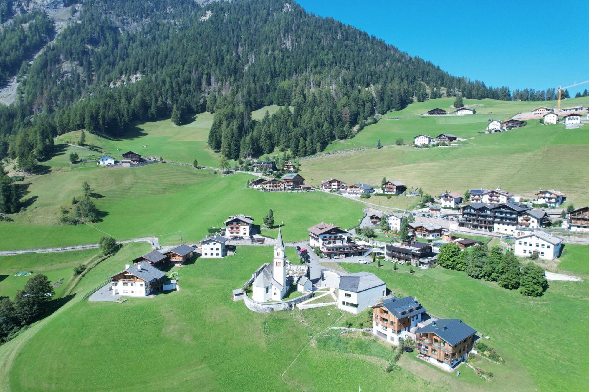 Hotel Garni Kostner Ortisei Exterior foto